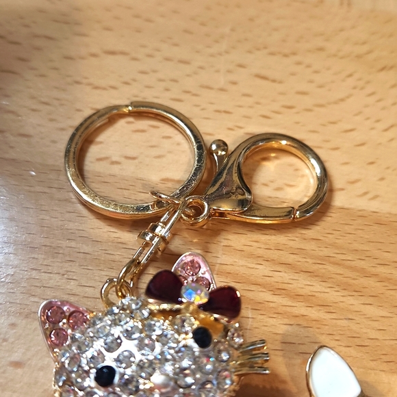 Hello Kitty key chain - Picture 7 of 9